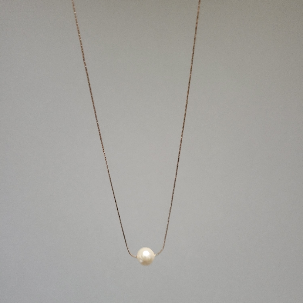 GOLD SINGLE PEARL FASHION NECKLACE